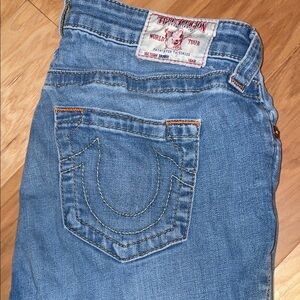 True Religion Women's Light Blue Straight Leg Jeans with Signature Pocket Stitch